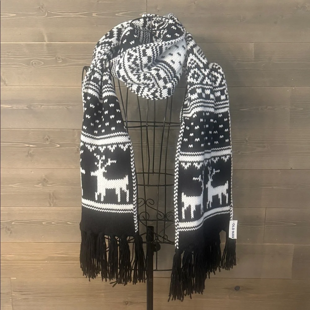 Old Navy, black and white fringe deer scarf - Picture 2 of 3